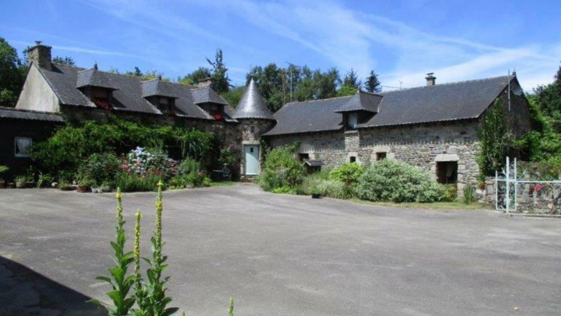 Noyal-Pontivy Le Petit Chateau מראה חיצוני תמונה