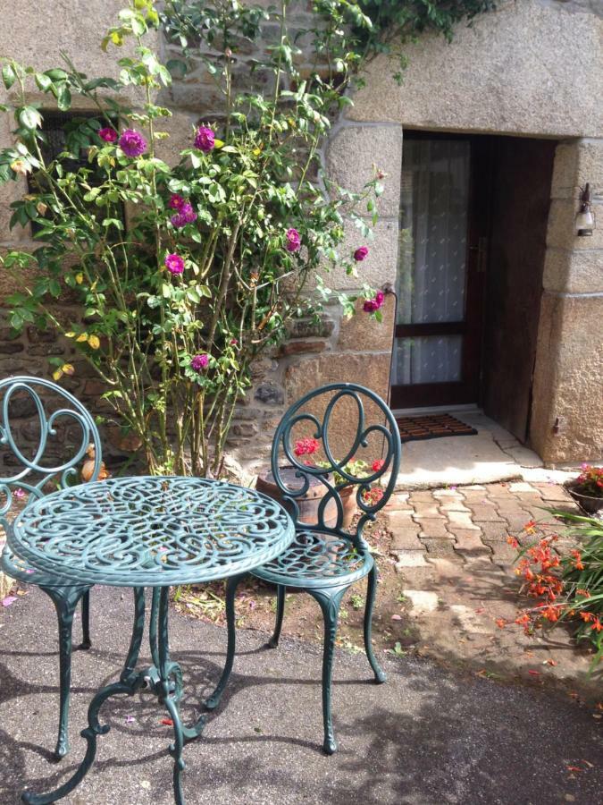 Noyal-Pontivy Le Petit Chateau מראה חיצוני תמונה