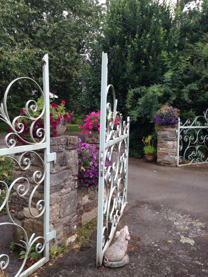 Noyal-Pontivy Le Petit Chateau מראה חיצוני תמונה