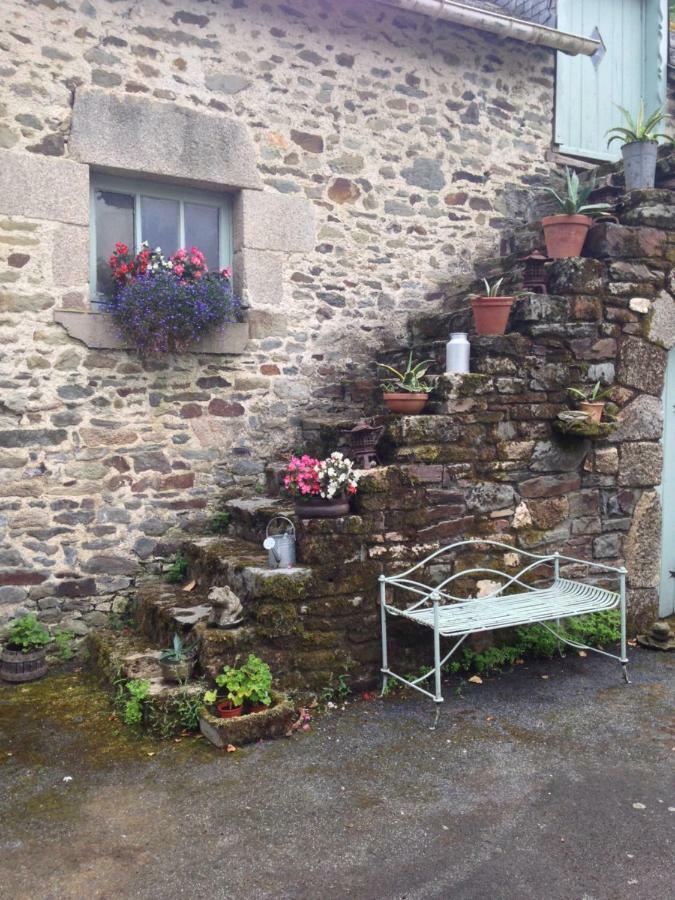 Noyal-Pontivy Le Petit Chateau מראה חיצוני תמונה