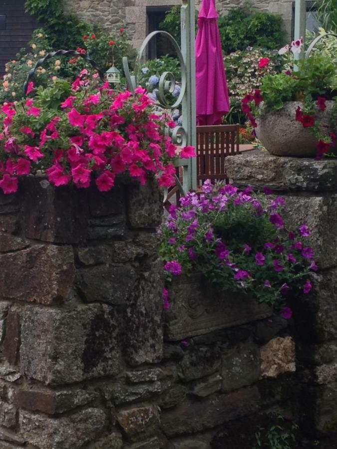 Noyal-Pontivy Le Petit Chateau מראה חיצוני תמונה